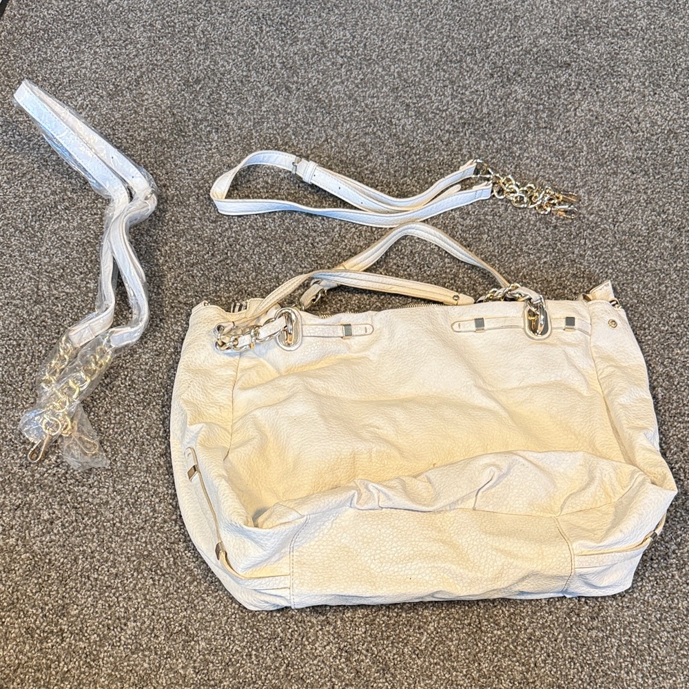 Elegant White Leather Handbag